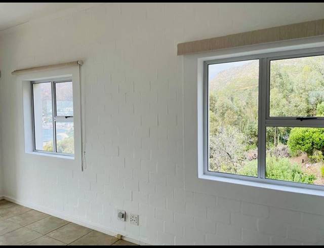 2 BEDROOM PROPERTY TO RENT IN SIMONS TOWN RURAL